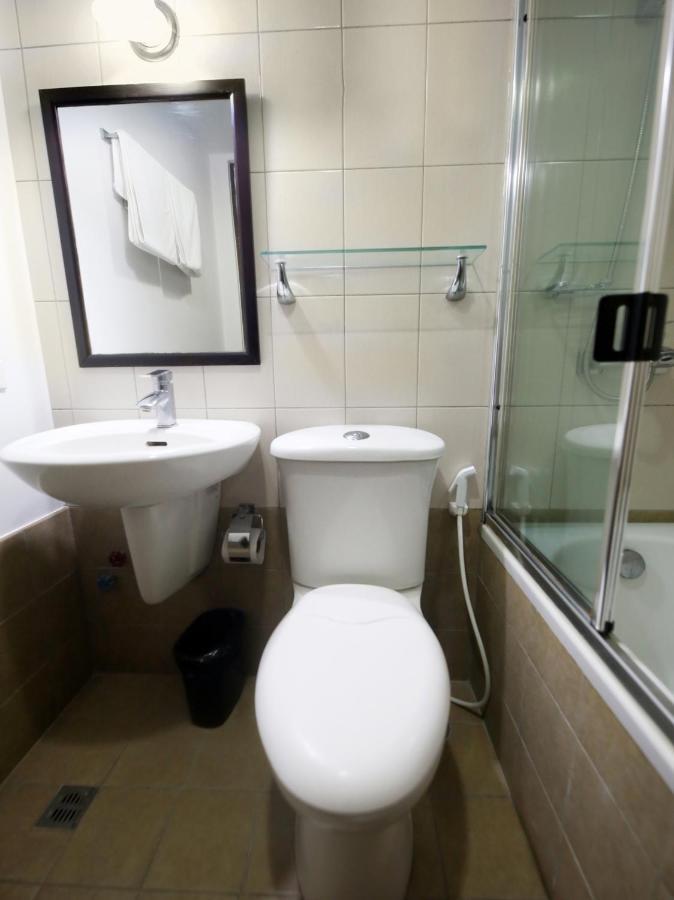 Hotel Super Oyo Capital O 907 Ceo Flats Makati City Exterior foto